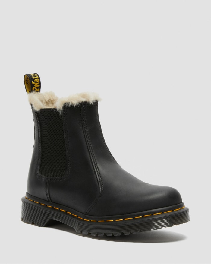 Chelsea boots lined in faux fur for women