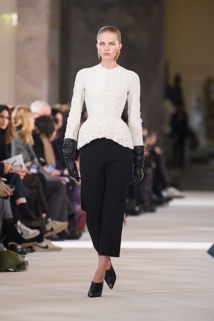Schiaparelli Haute Couture look spring 2023 (1)