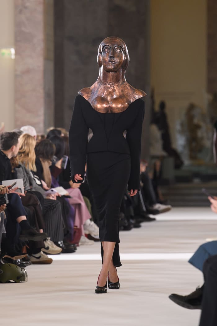 Schiaparelli Haute Couture look spring 2023 (16)