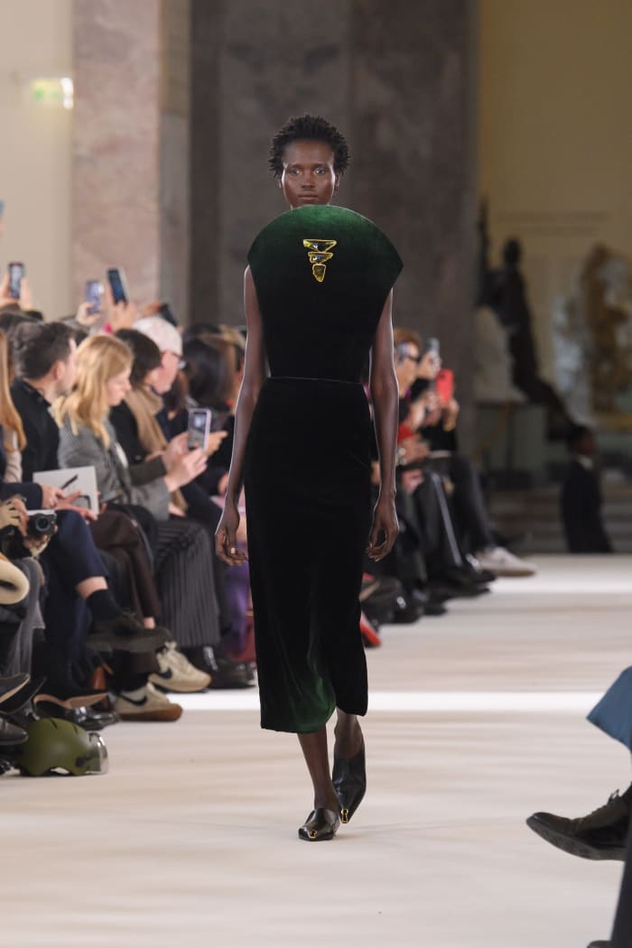 Schiaparelli Haute Couture look spring 2023 (17)
