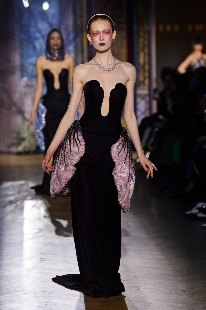 Miss-Sohee-Spring-2023-Haute-Couture-Paris-Fashion-Week-2