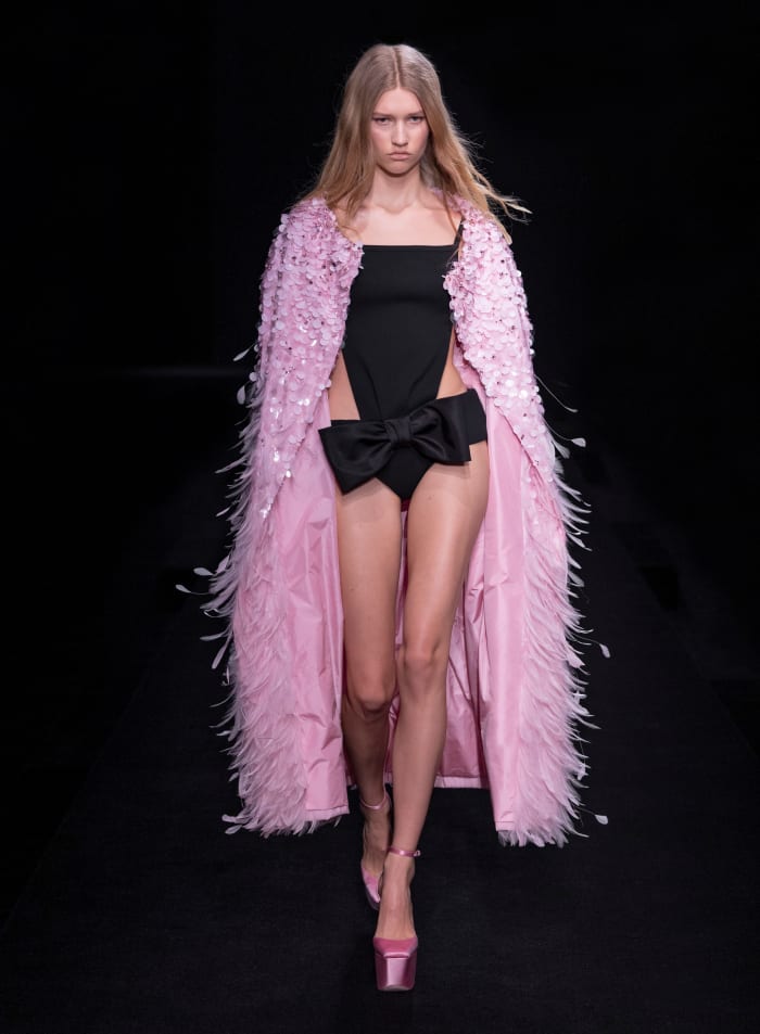 Valentino Haute Couture Spring 2023 (23)