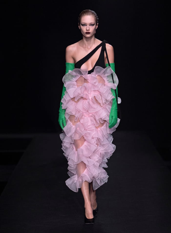 Valentino Haute Couture Spring 2023 (21)