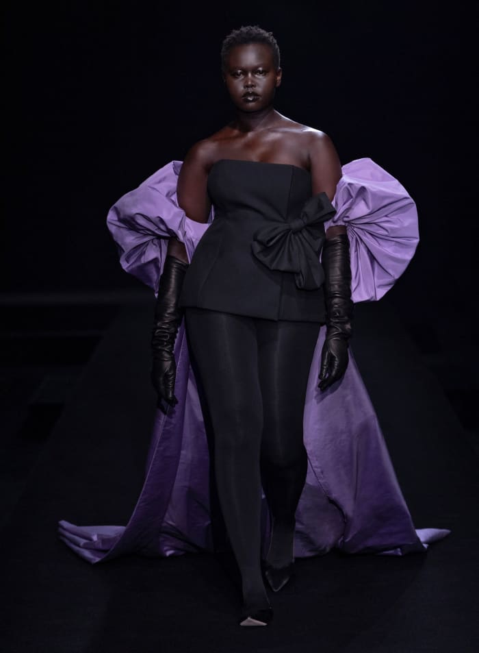 Valentino Haute Couture Spring 2023 (41)