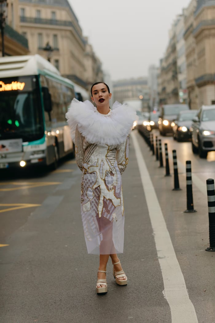 Paris Fashion Week Spring 2023 Haute Couture Street Style 12