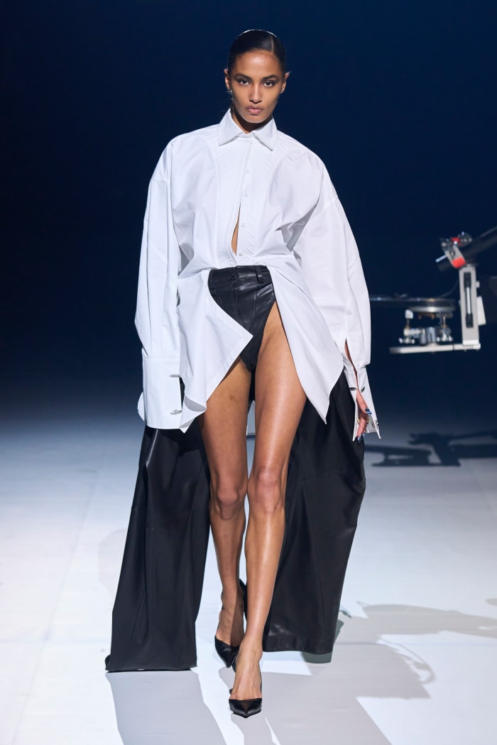 Mugler fall 2023 12