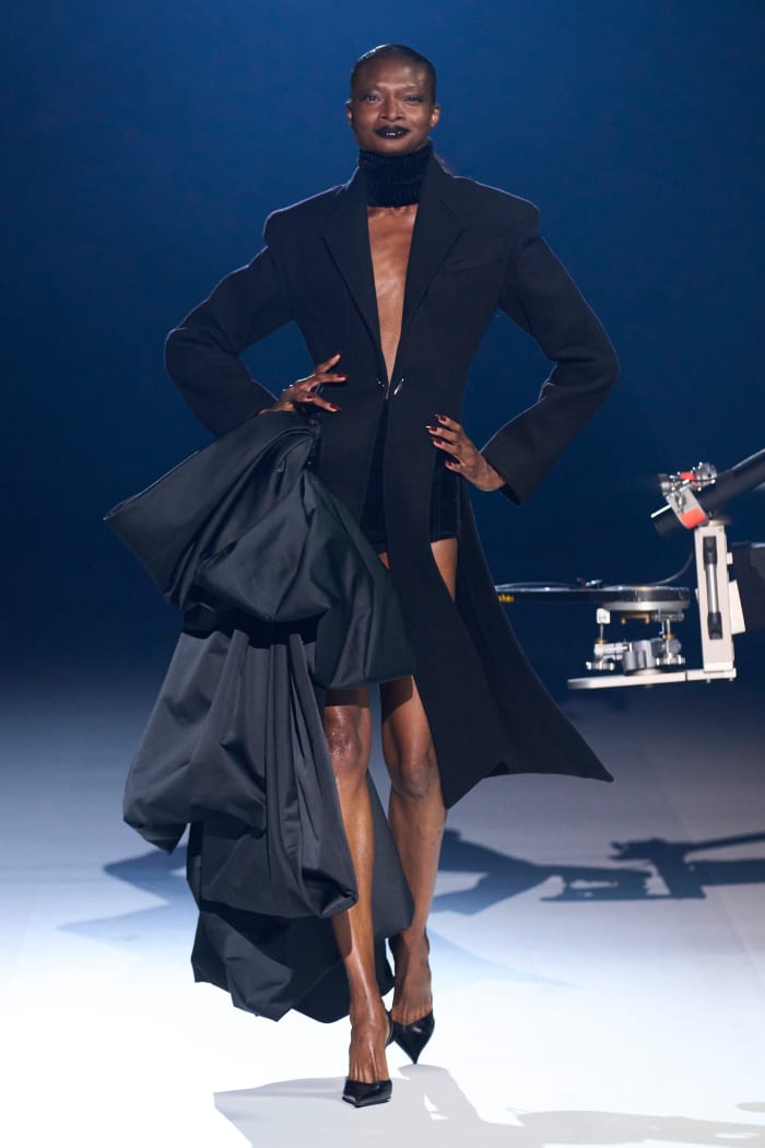 Mugler fall 2023 33