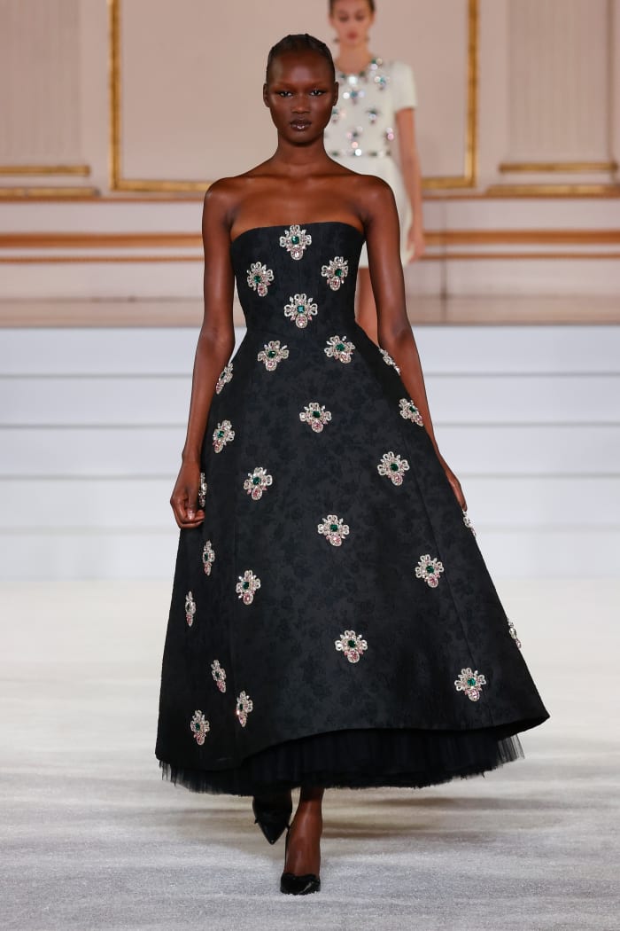 Carolina Herrera Fall 2023 - Fashionista