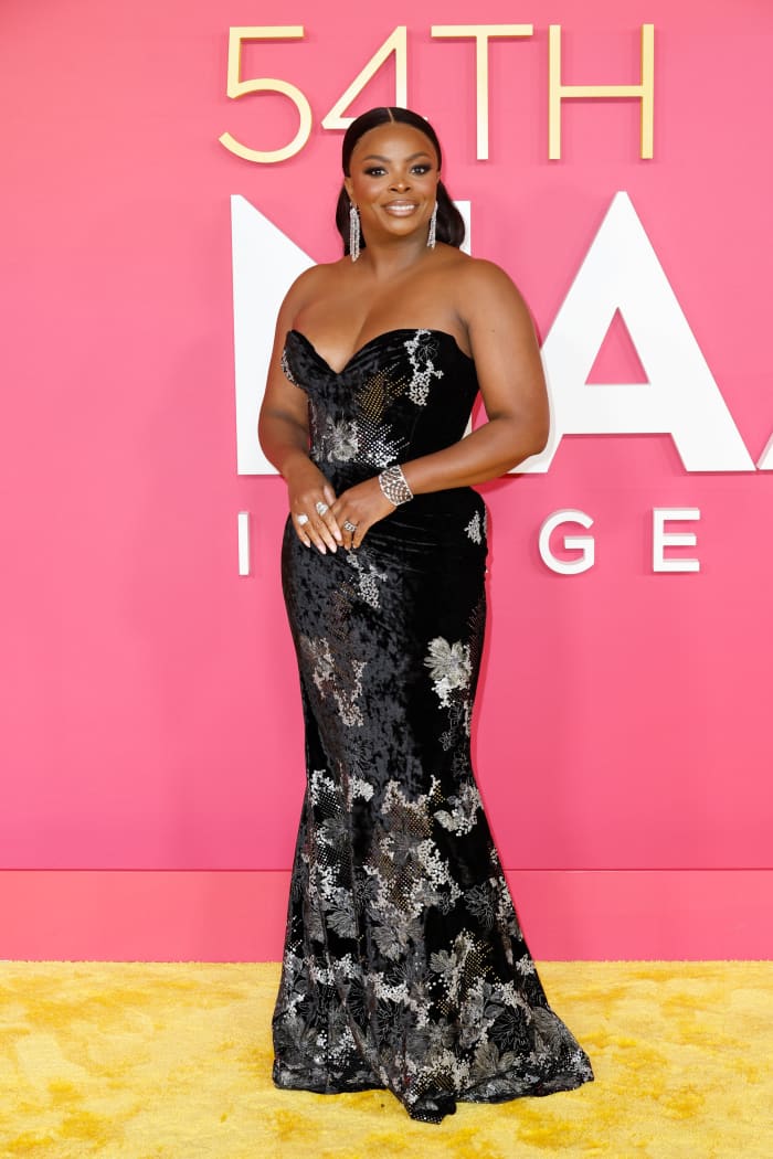 The 19 Best Looks From The 2023 NAACP Image Awards - Fashionista