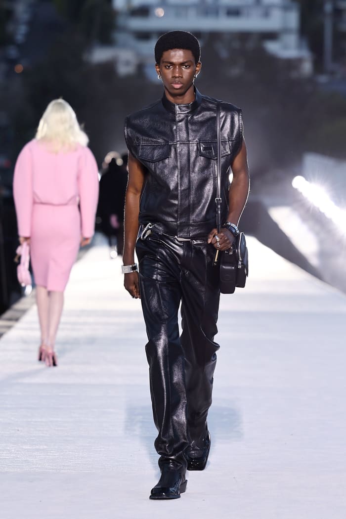 Versace's Fall 2023 Show in Los Angeles Brought Out the Celebs — and ...