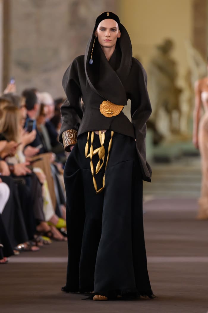 Schiaparelli Ditches the Taxidermy for an 'Unmistakably Human' Couture ...