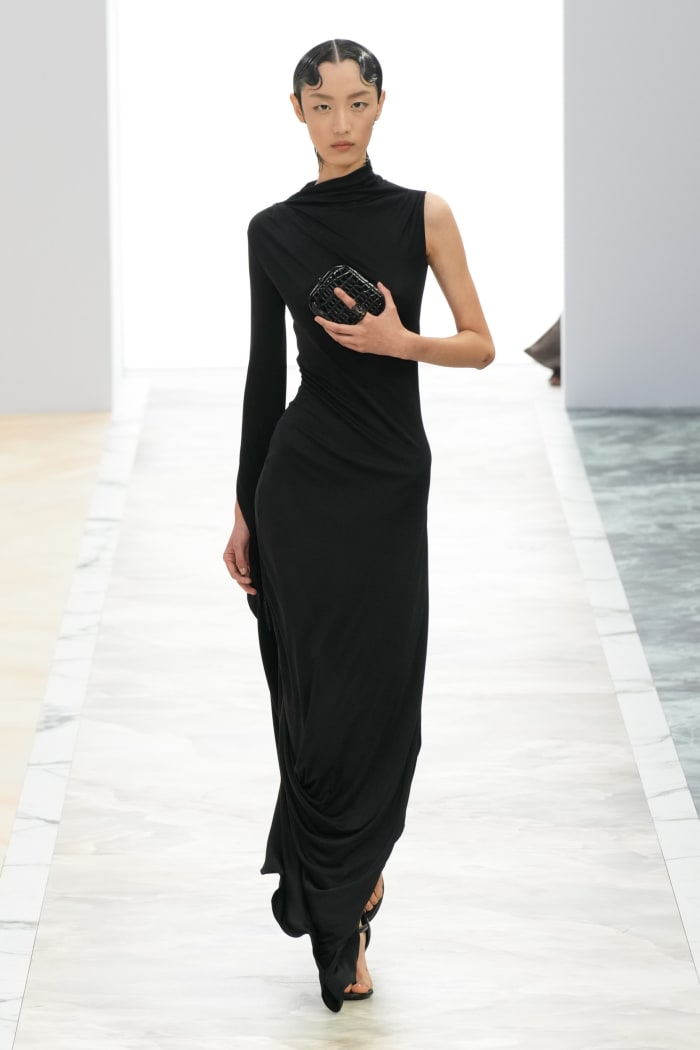 Kim Jones Focuses on Draping for Fendi Haute Couture Fall 2023 ...