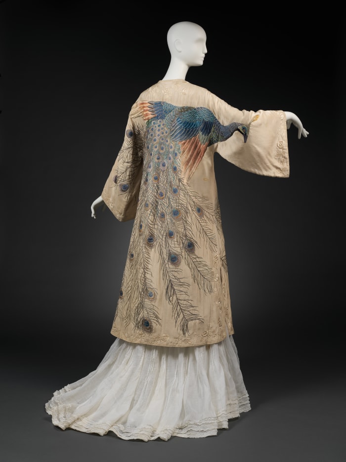 Silk coat from Iida & Co./Takashimaya, ca.  1900. 