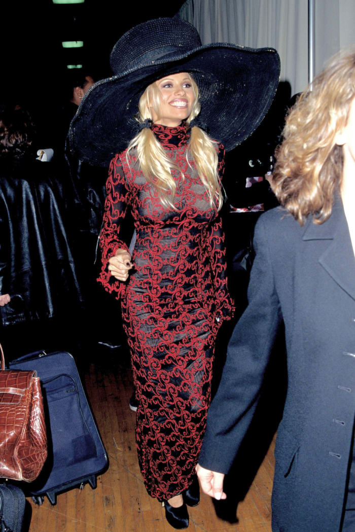 Pamela Anderson Giant Hat 2