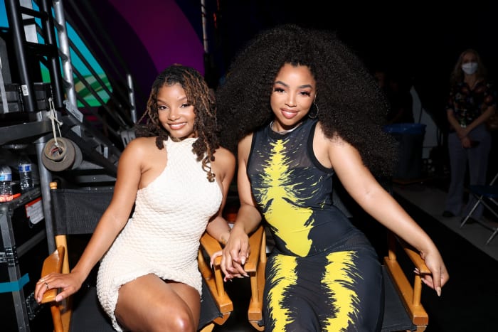 chloe x halle bailey 2022 nickelodeon kids choice awards