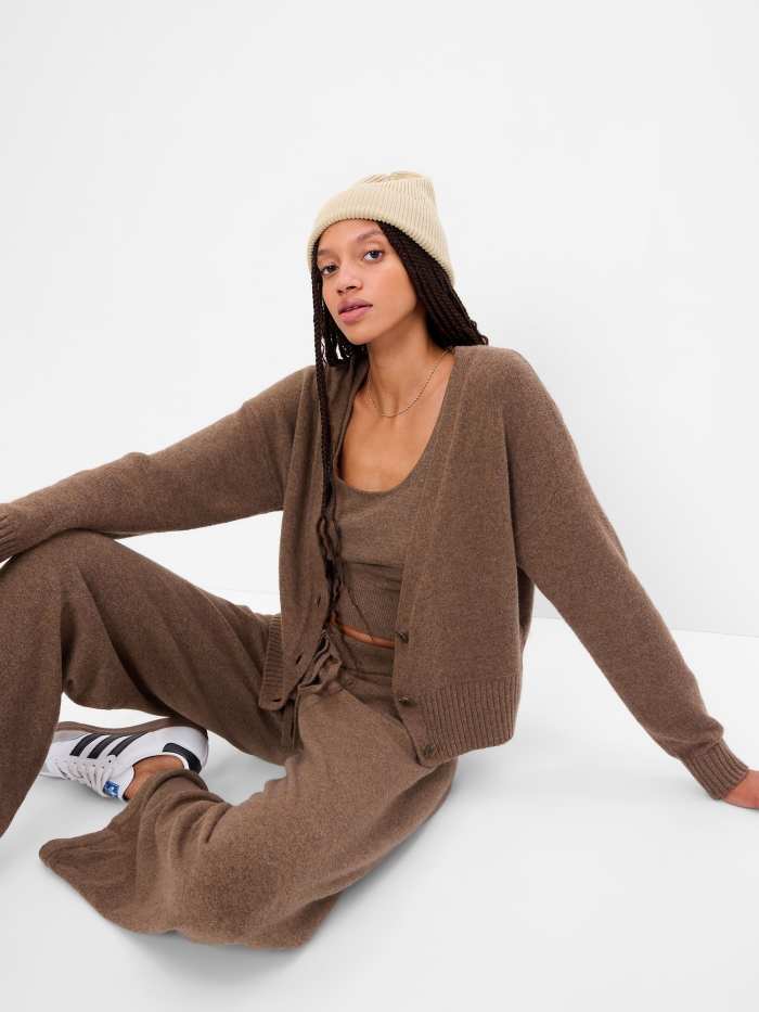 16 Cute Sweatsuits That Will Upgrade Your Winter Lounge Wardrobe