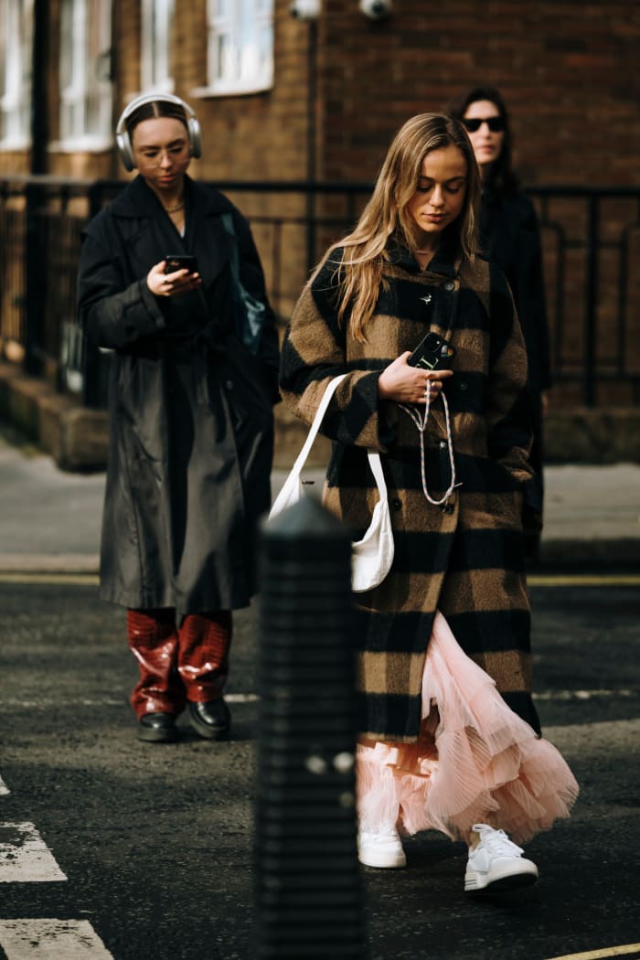 The 139 Best Street Style Looks From London Fashion Week Fall 2024 ...