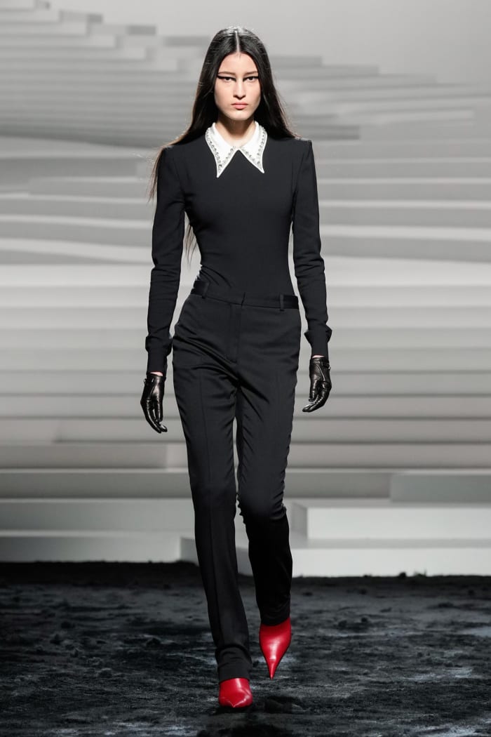 Versace Gives Its Power Suiting A Punk Twist For Fall 2024 Fashionista   Versace Fall 2024 3 