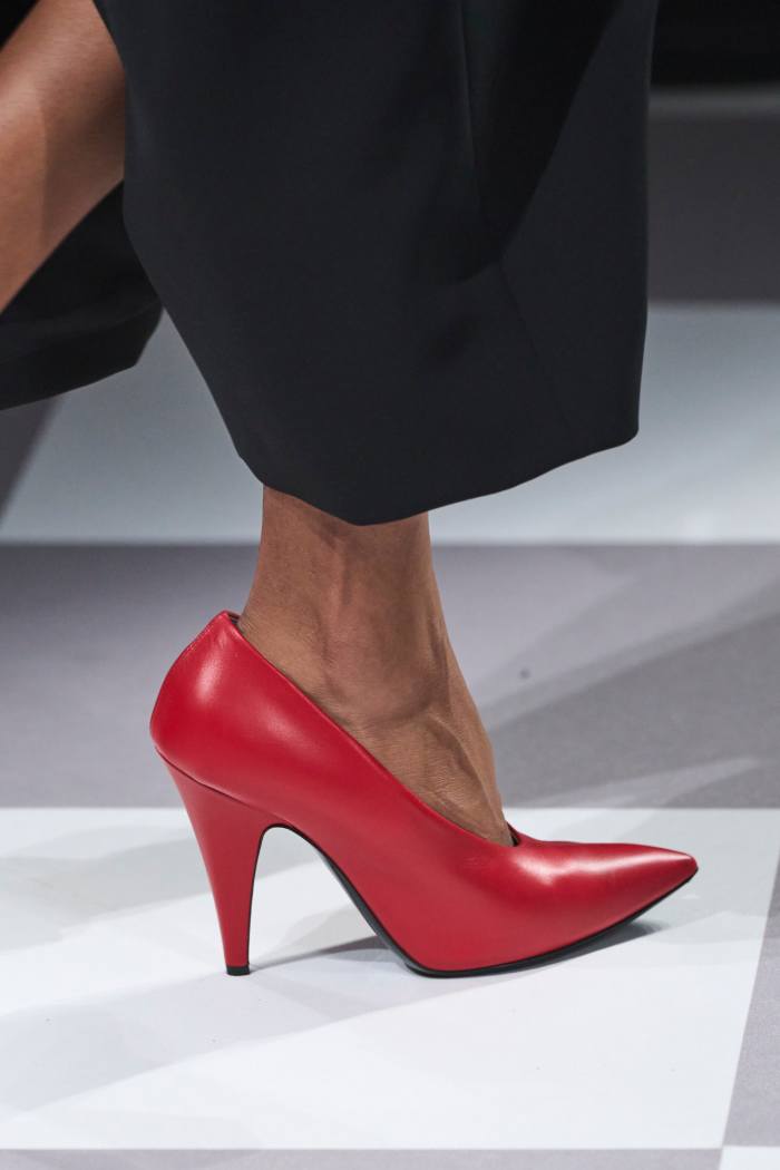 Moschino-καλύτερα παπούτσια-φθινόπωρο-2024