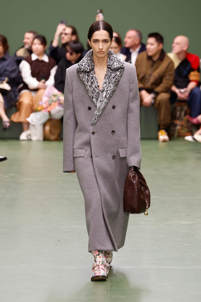 You Ll Want To Zoom In On Every Look From Loewe Fall 2024 Fashionista   Loewe Fall 2024 35 