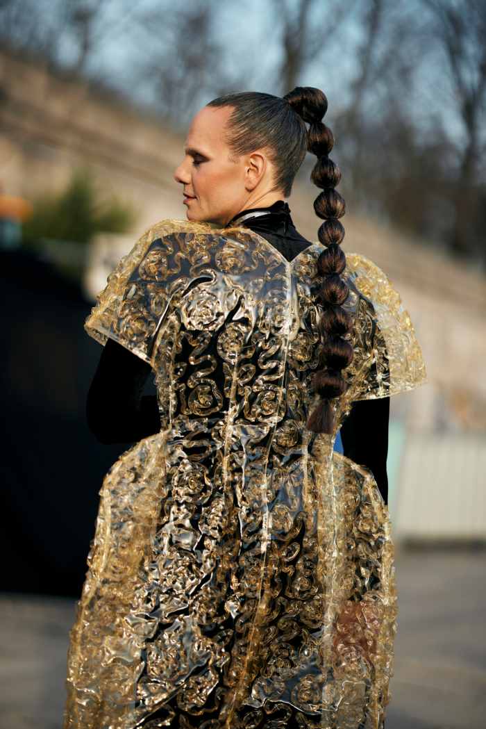 paris-fashion-week-fall-2024-beauty-street-style-6