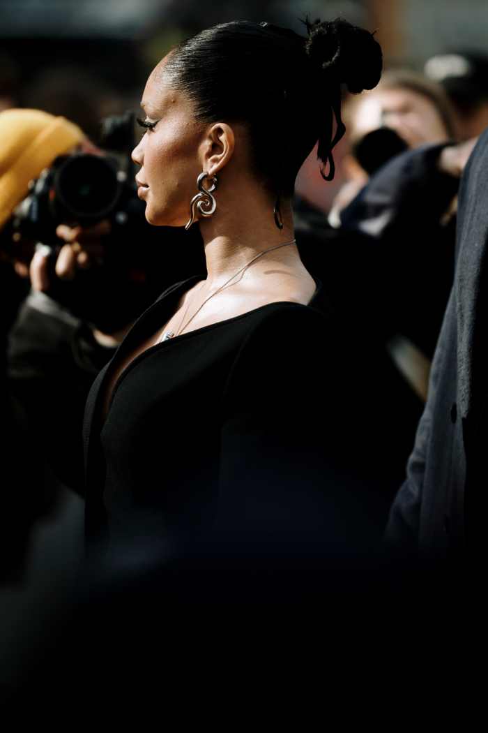 paris-fashion-week-fall-2024-beauty-street-style-8