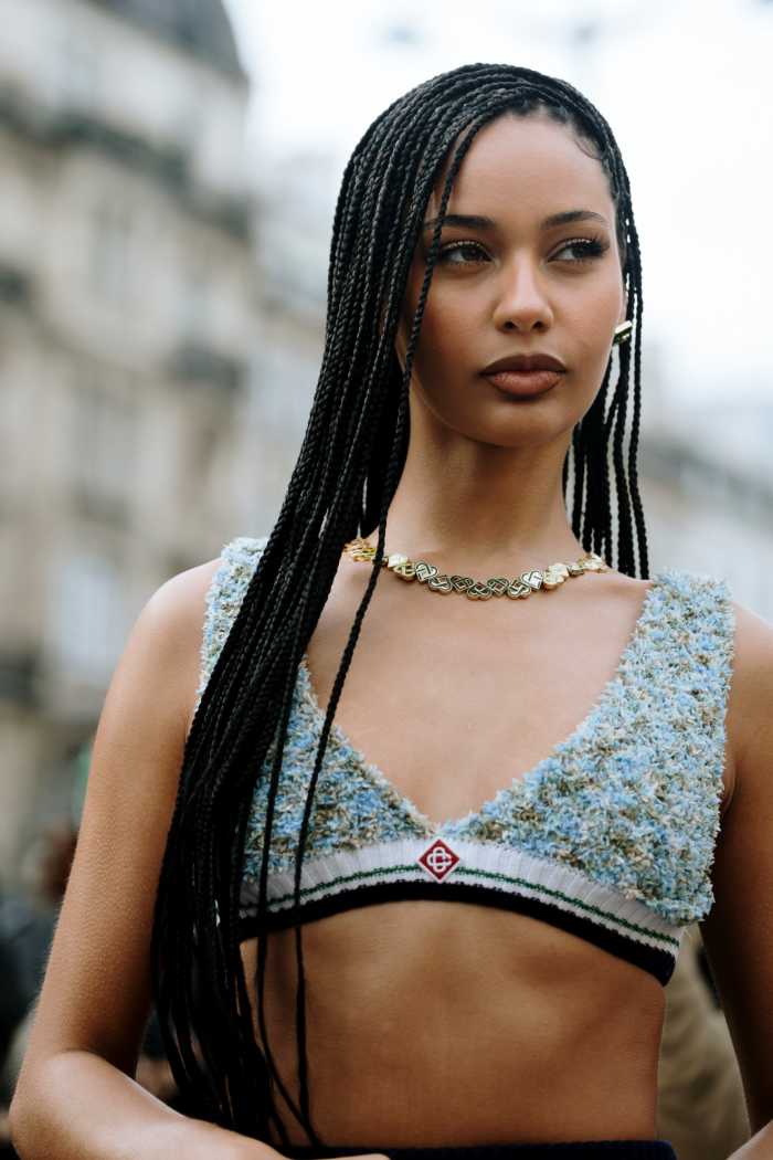 paris-fashion-week-fall-2024-beauty-street-style-11