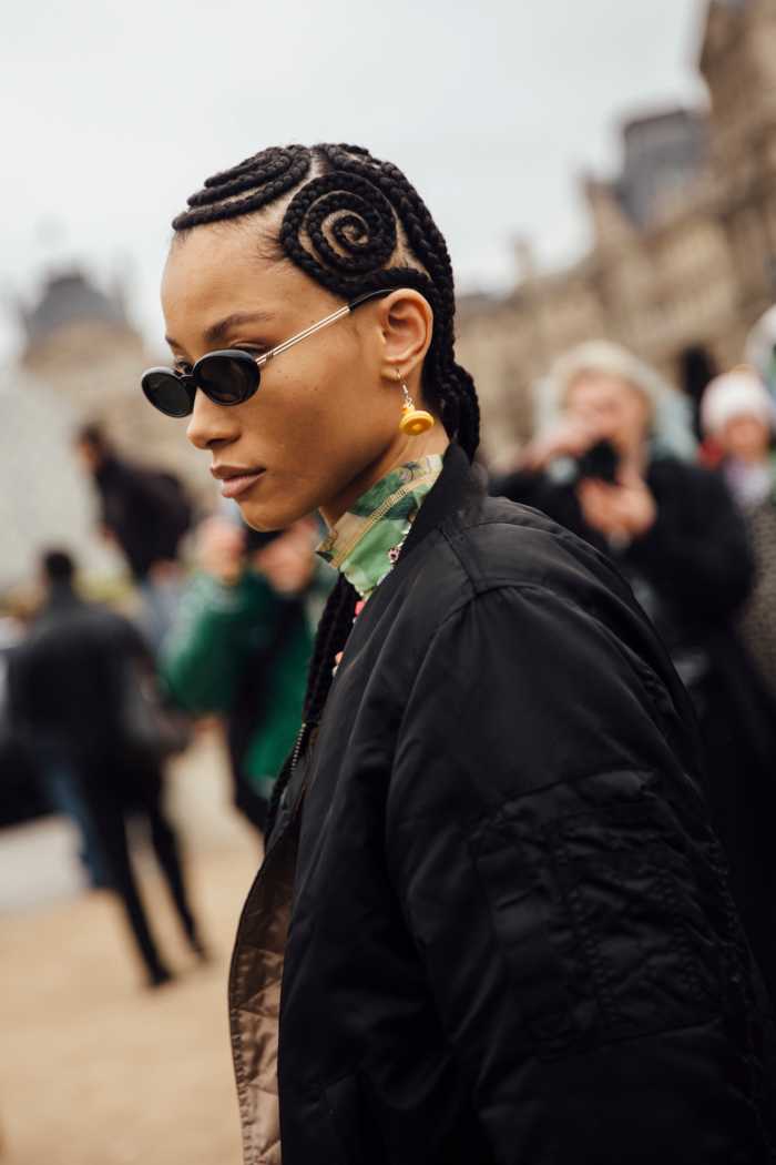 paris-fashion-week-fall-2024-beauty-street-style-22