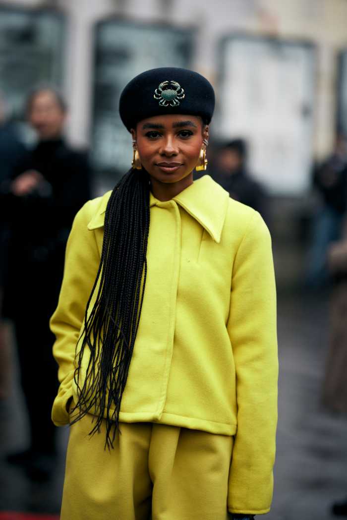paris-fashion-week-fall-2024-beauty-street-style-26