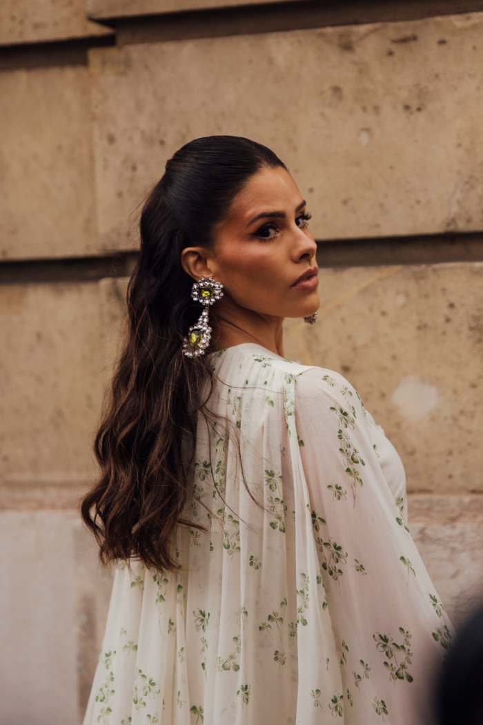 paris-fashion-week-fall-2024-beauty-street-style-31