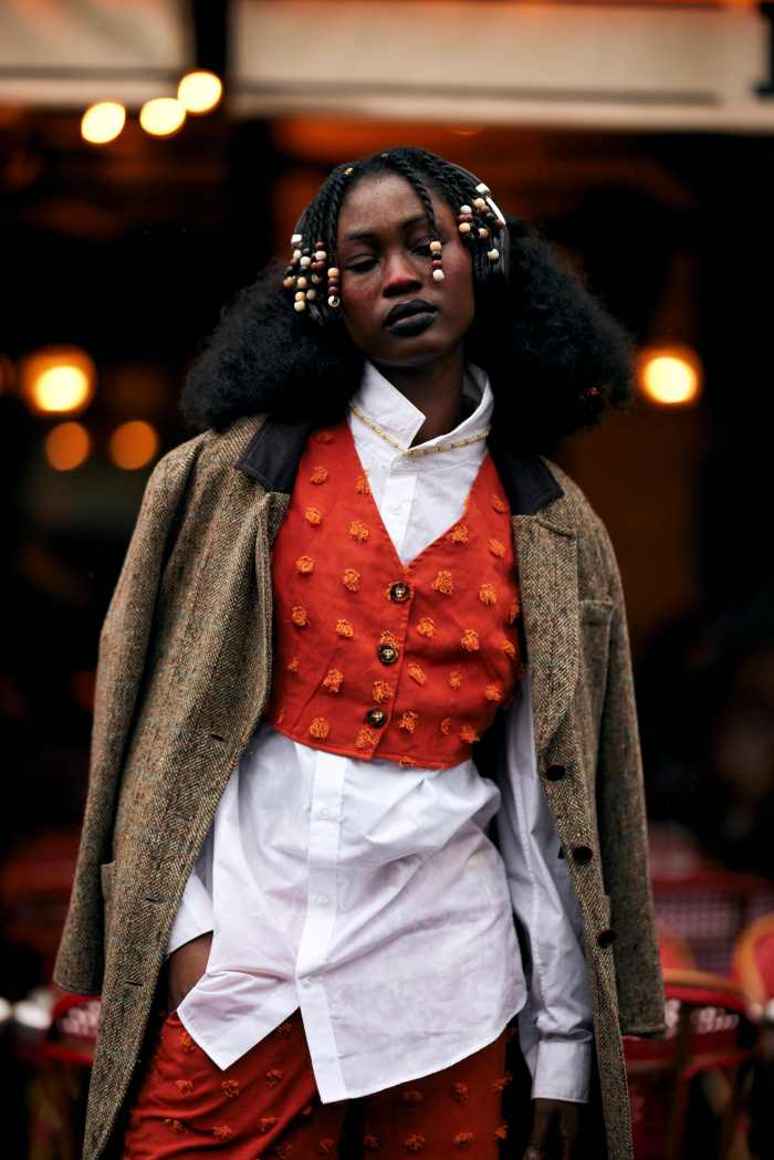 paris-fashion-week-fall-2024-beauty-street-style-25