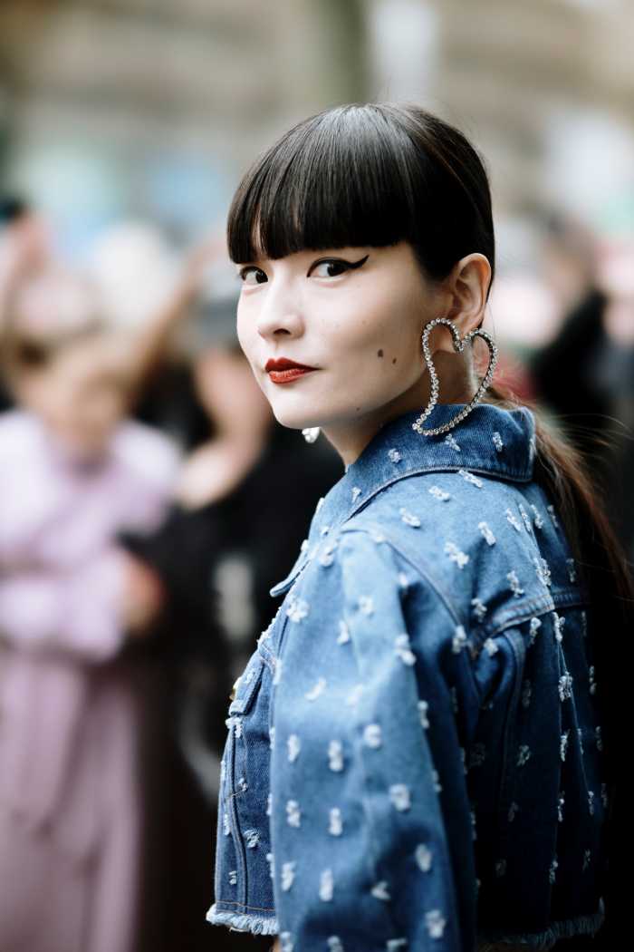 paris-fashion-week-fall-2024-beauty-street-style-29