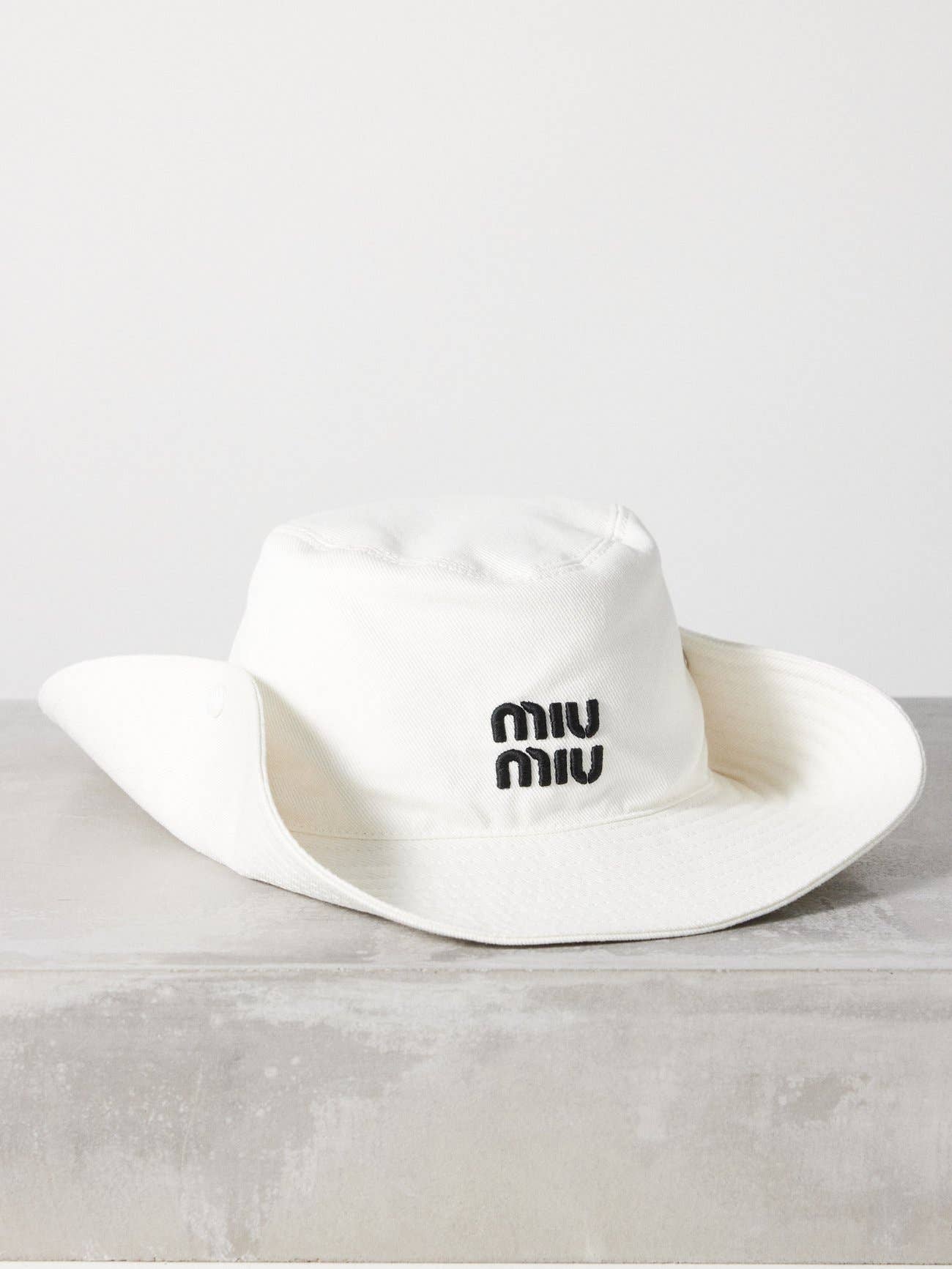 MIUMIU STRAW COWBOY HAT STYLE 17