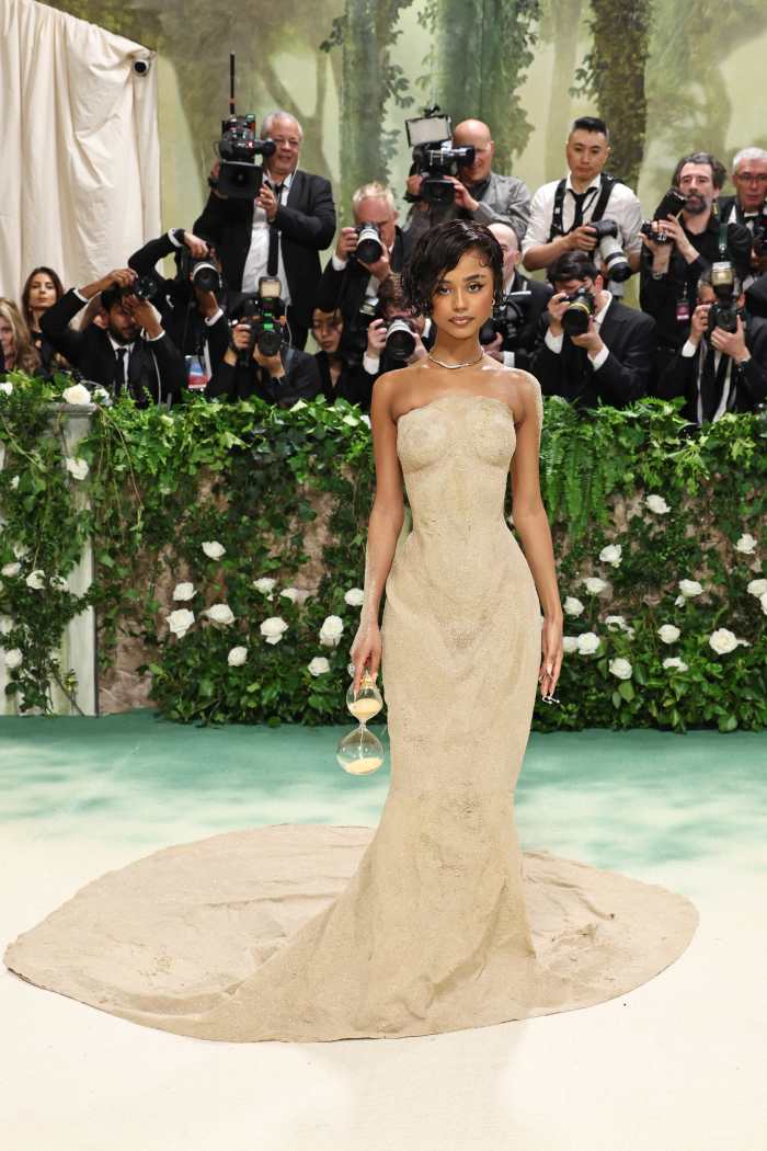 Every Single Look From the 2024 Met Gala Red Carpet - Fashionista