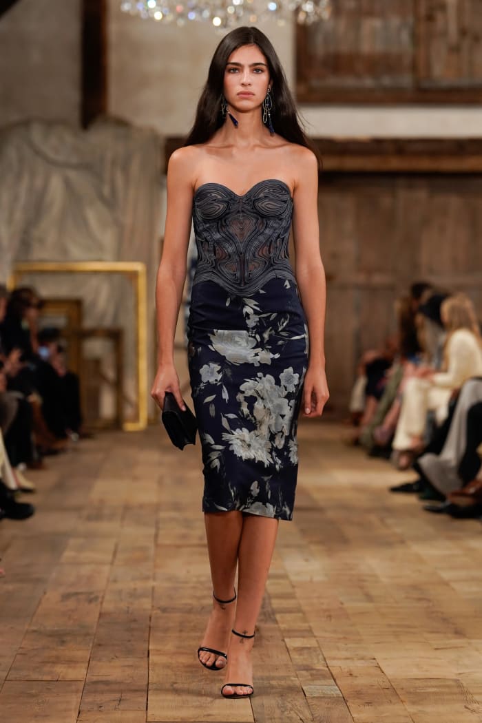 Ralph Lauren Returns to New York Fashion Week With Liquid Gold Gowns ...