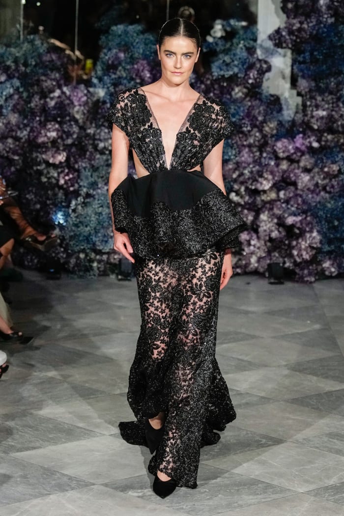 Christian Siriano's 15th Anniversary Show Was a Corseted, Ballet-Coded ...