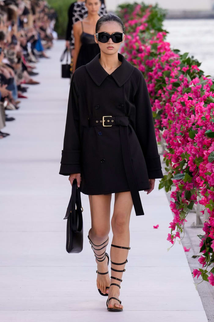 Michael Kors Collection Wants Us to Blend Into Our Clothing This Spring ...