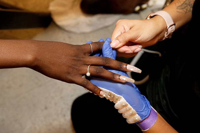 The 36 Best Nail Looks From New York Fashion Week Spring 2024 Fashionista   Best Nails New York Fashion Week Spring 2024 Priscavera 2 