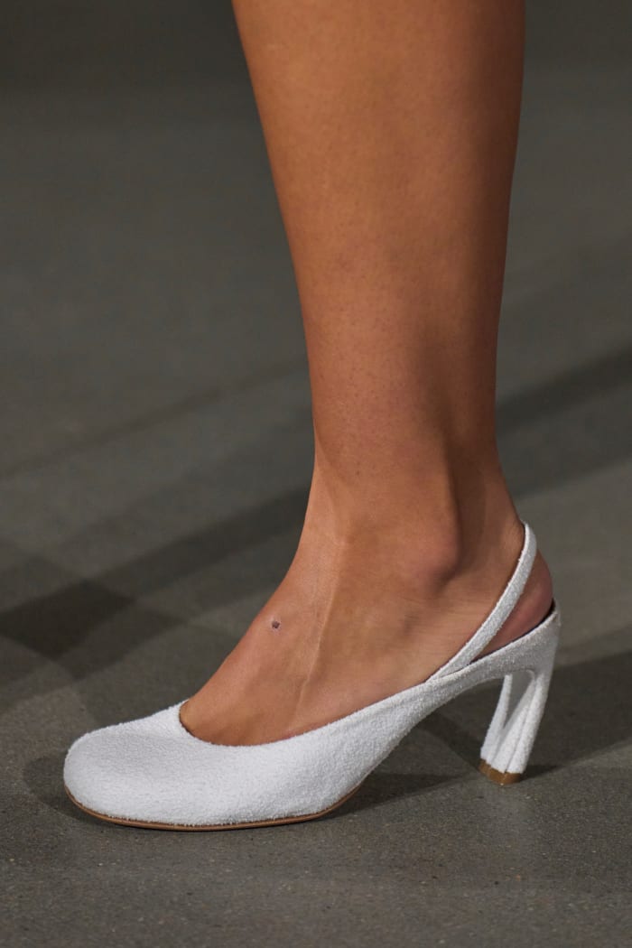 The 21 Best Shoes From New York Fashion Week S Spring 2024 Runways   Best Shoes New York Fashion Week Spring 2024 Toryburch 2  