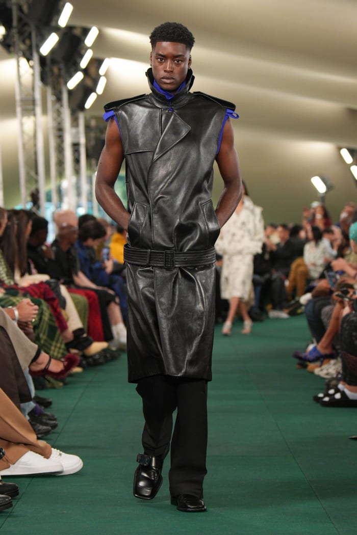 Burberry Revives Old Fabric Techniques For Summer 2024 Fashionista   Burberry Spring 2024 4 