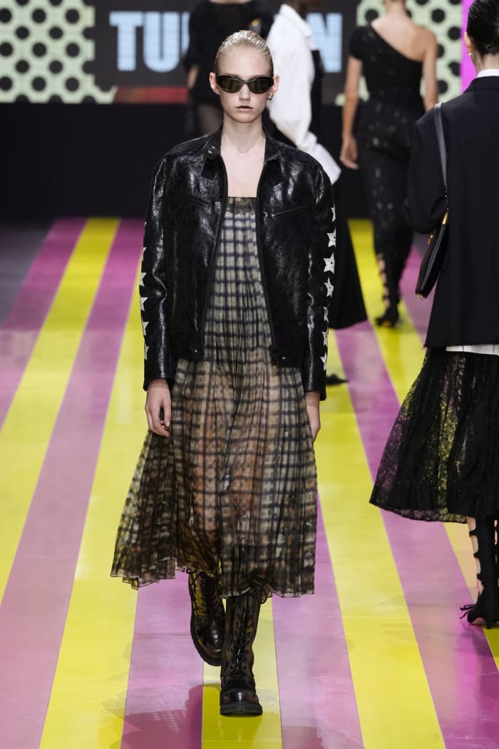 At Dior Spring 2024, a Flashy Art Installation Frames Maria Grazia ...