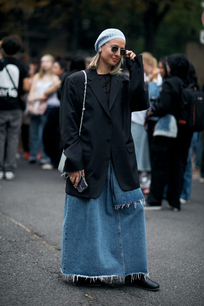 Showgoers Didn't Shy Away From Color on Day 2 of Paris Fashion Week ...