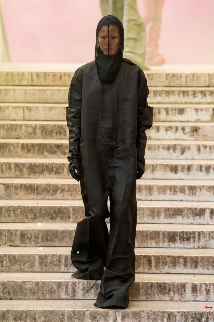 Rick Owens Presents a Dystopian Fantasy for Spring 2024 - Fashionista