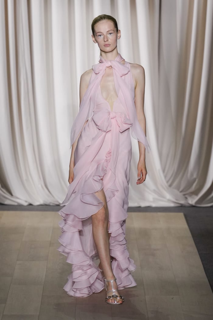 Giambattista Valli Keeps the Garden Party Going for Spring 2024 ...