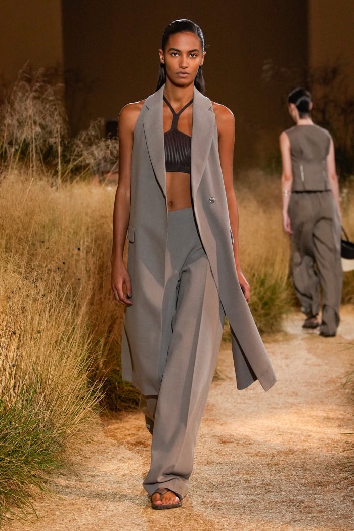 Herm S Just Showed Fashion S Next Luxury It Pieces For Spring 2024   Hermes Spring 2024 Collection 26 