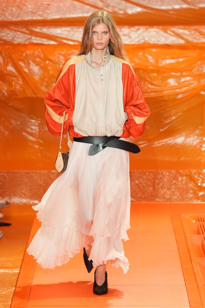 Nicolas Ghesqui Re Heads Will Love This Louis Vuitton Collection   Louis Vuitton Spring 2024 Collection 1 