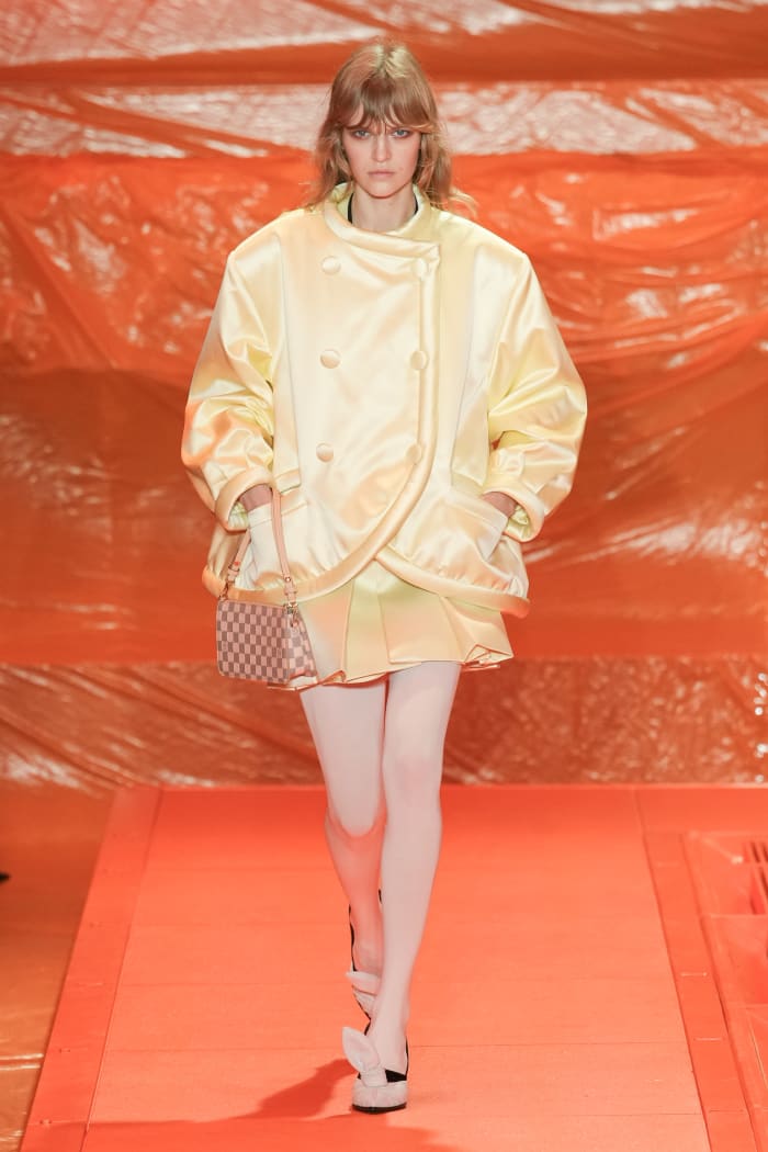 Nicolas Ghesqui Re Heads Will Love This Louis Vuitton Collection   Louis Vuitton Spring 2024 Collection 17 