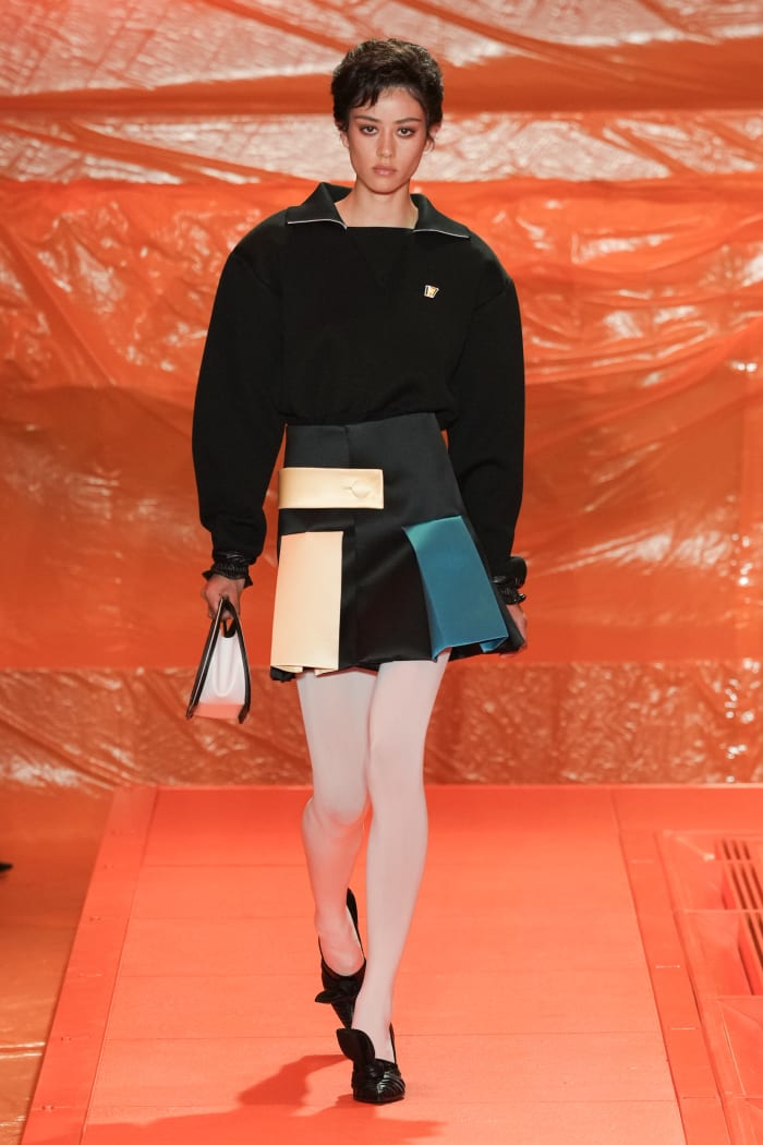 Nicolas Ghesqui Re Heads Will Love This Louis Vuitton Collection   Louis Vuitton Spring 2024 Collection 20 