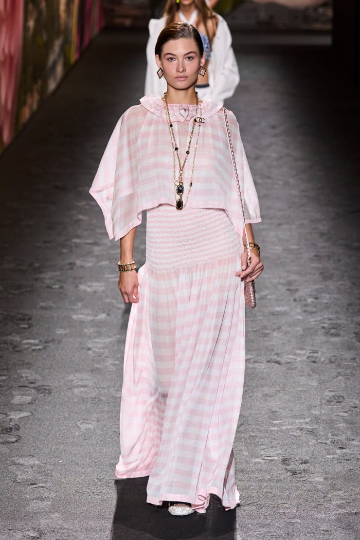 Chanel Spring 2024 Celebrates The Freedom Of Dressing How You Want   Chanel Spring 2024 Collection 21 