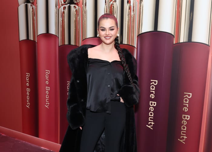 selena-gomez-rare-beauty